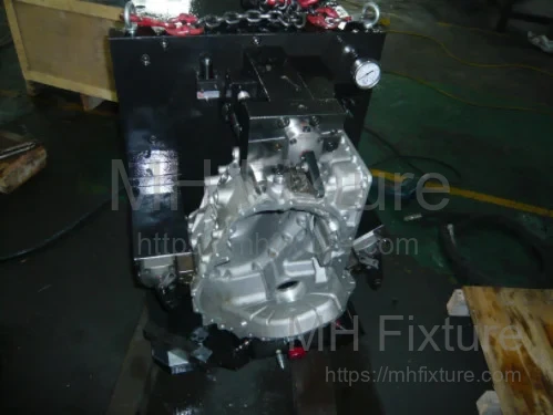 Custom-designed hydraulic clamping fixture for high-precision 8AT automotive gearbox production lines.